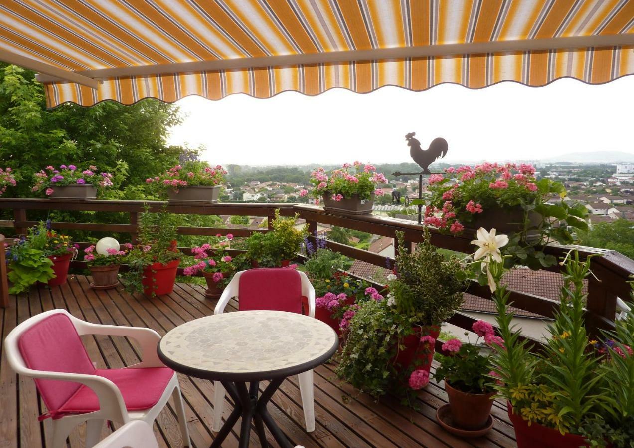 Joli petit Appart sur les Côtes de Cébazat/Clermont Ferrand Exterior foto